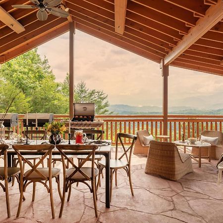 Sugarland By Avantstay Sleeps 28 Home Theatre Two Hot Tubs Indoor Pool Incredible Views Pigeon Forge Exterior photo