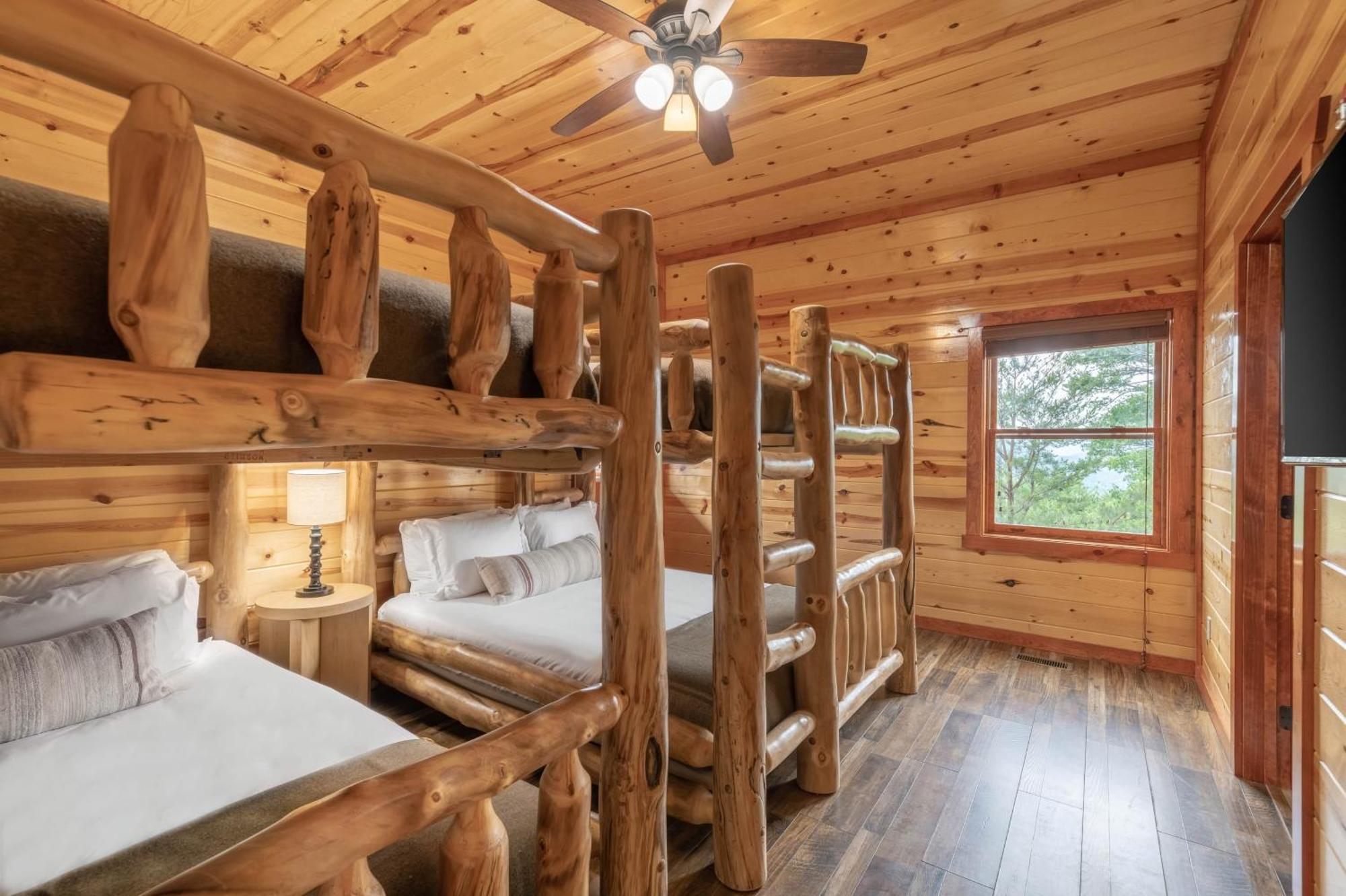Sugarland By Avantstay Sleeps 28 Home Theatre Two Hot Tubs Indoor Pool Incredible Views Pigeon Forge Exterior photo