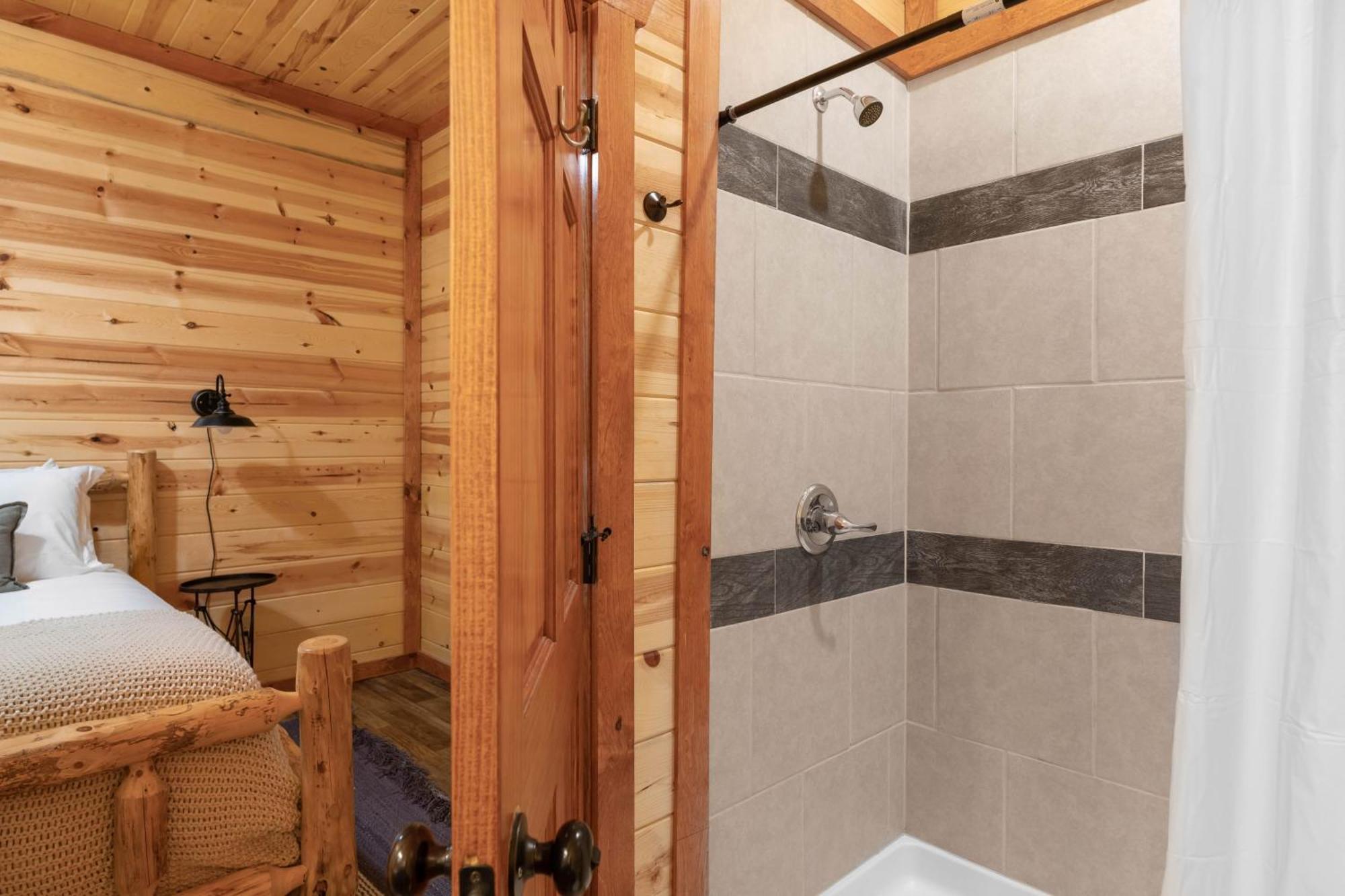 Sugarland By Avantstay Sleeps 28 Home Theatre Two Hot Tubs Indoor Pool Incredible Views Pigeon Forge Exterior photo
