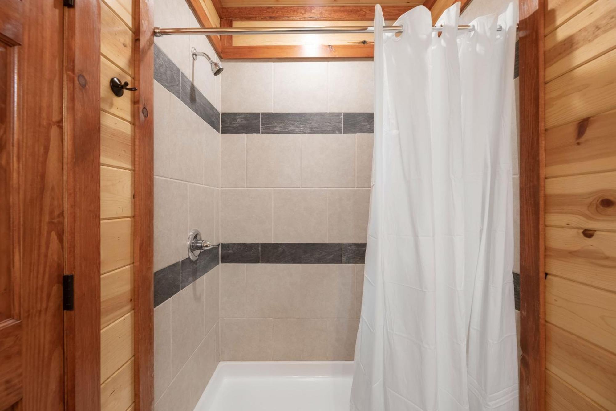 Sugarland By Avantstay Sleeps 28 Home Theatre Two Hot Tubs Indoor Pool Incredible Views Pigeon Forge Exterior photo